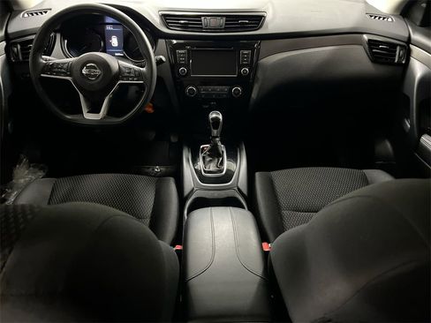 Used 2020 Nissan Rogue Sport S image 10