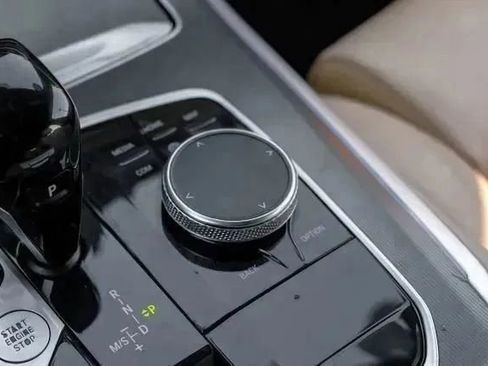 Used 2022 BMW X5 sDrive40i w/ M Sport Package image 32