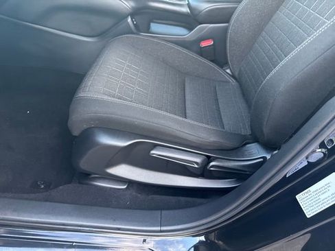 Certified 2024 Honda HR-V LX image 9