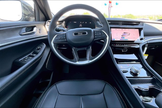 New 2026 Jeep Grand Cherokee Limited AWD/4WD image 16
