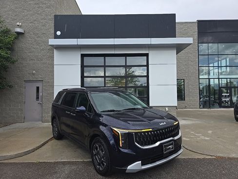 New 2026 Kia Carnival EX image 1