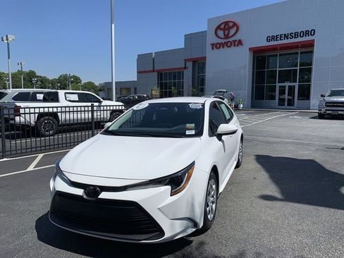 Used 2023 Toyota Corolla LE FWD image 1
