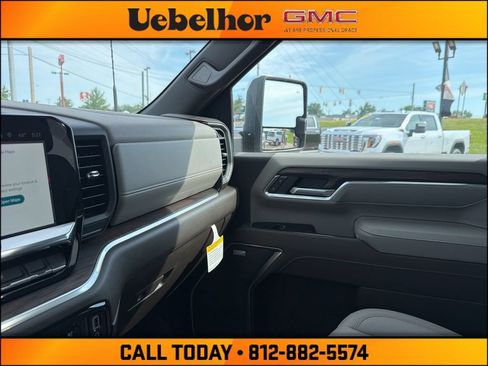 New 2026 GMC Sierra 2500 SLT w/ SLT Convenience Package AWD/4WD image 32