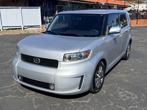 Used 2009 Scion xB FWD image 3