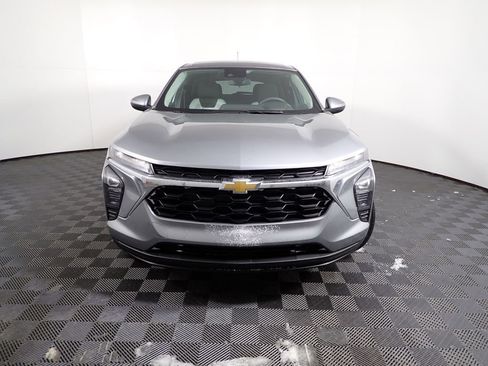 New 2026 Chevrolet Trax LS w/ LS Convenience Package FWD image 5