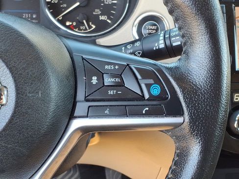 Used 2020 Nissan Rogue SL w/ Premium Package image 23