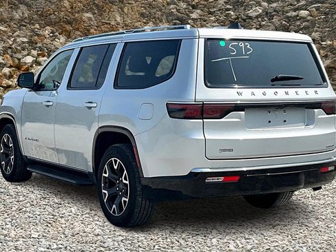 Used 2024 Jeep Wagoneer Series III image 12