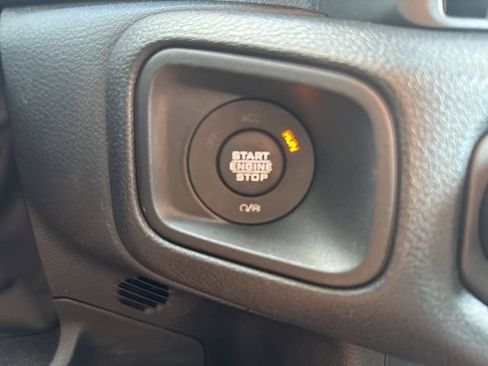 Used 2024 Jeep Wrangler Unlimited w/ Convenience Group AWD/4WD image 18