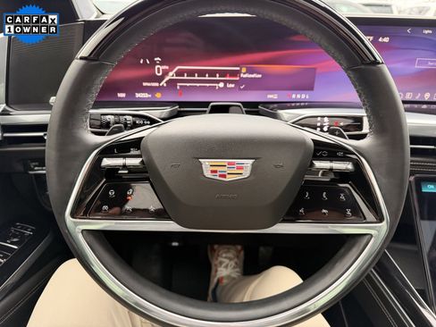 Used 2025 Cadillac Escalade Sport w/ Touring Package image 27