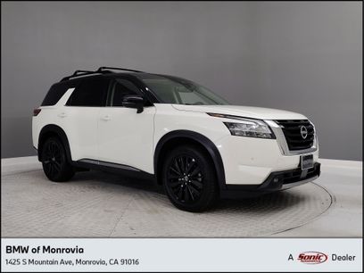 Used 2022 Nissan Pathfinder Platinum w/ Cargo Package