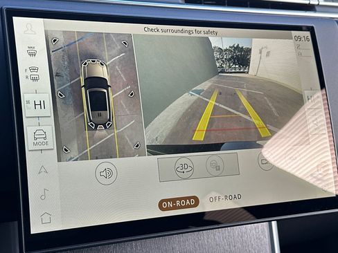 New 2026 Land Rover Range Rover SE image 21