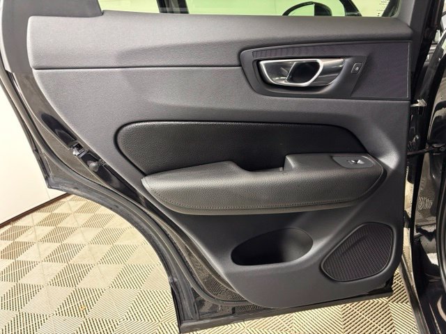 Used 2019 Volvo XC60 T5 Momentum w/ Multimedia Package AWD/4WD image 20