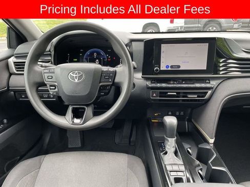 Used 2025 Toyota Camry LE FWD image 14