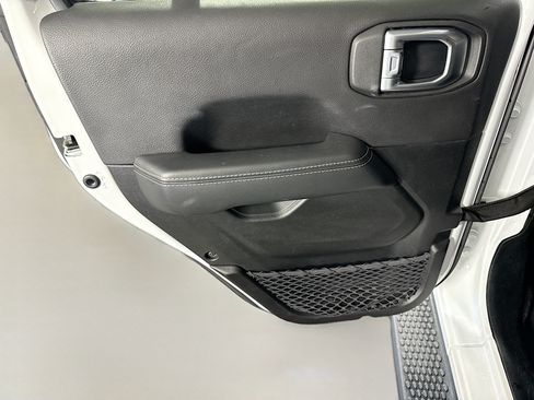 Used 2023 Jeep Wrangler Unlimited Sahara AWD/4WD image 26