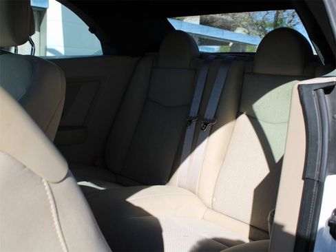 Used 2011 Chrysler 200 Touring image 12