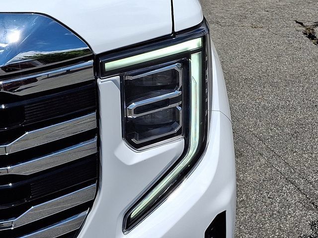 Used 2024 GMC Sierra 1500 SLT AWD/4WD image 9