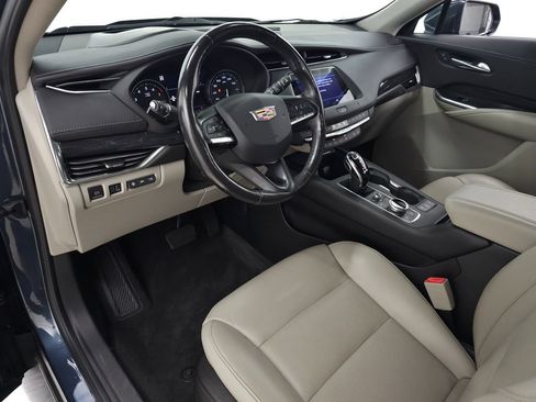 Used 2020 Cadillac XT4 Premium Luxury AWD/4WD image 17