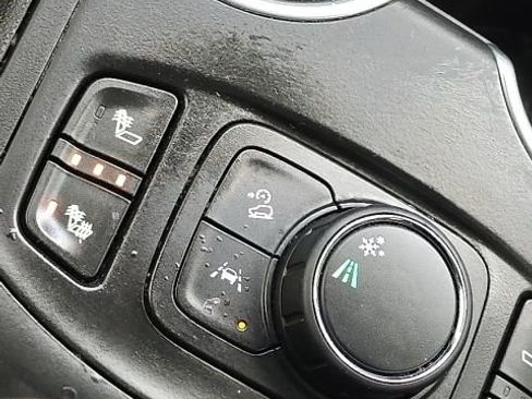 Used 2021 GMC Terrain SLE w/ Driver Convenience Package image 36