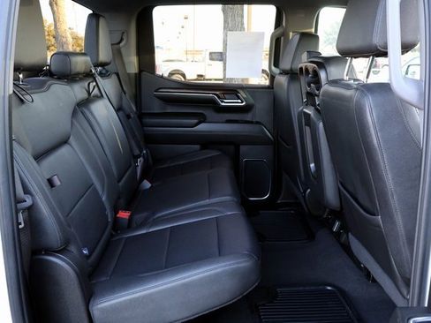Used 2024 GMC Sierra 1500 SLT image 25