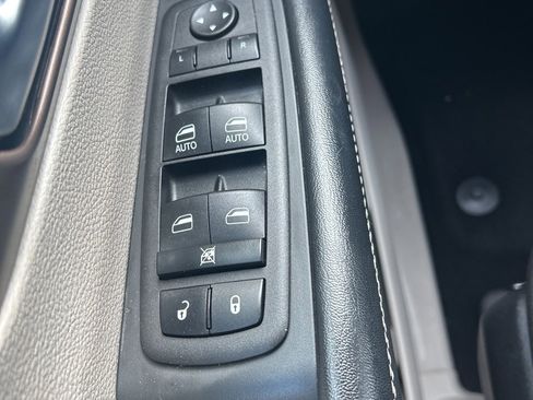 Used 2023 Chrysler Voyager LX image 24