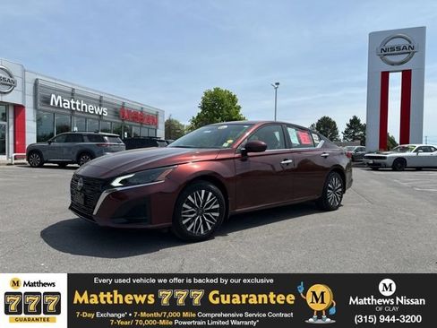 Certified 2023 Nissan Altima 2.5 SV AWD/4WD image 1