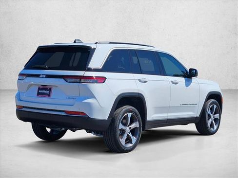 New 2026 Jeep Grand Cherokee Limited RWD image 2