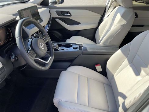 Used 2024 Nissan Rogue SL image 15