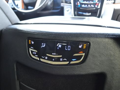 Used 2015 Cadillac Escalade ESV Luxury image 22