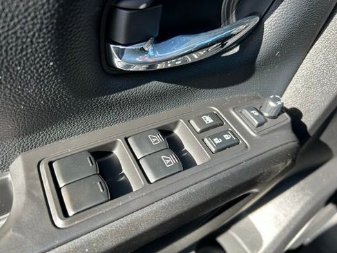 Used 2021 Nissan Titan PRO-4X w/ Pro-4x Convenience Package image 33