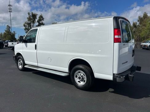 Used 2024 GMC Savana 2500 w/ Driver Convenience Package image 4