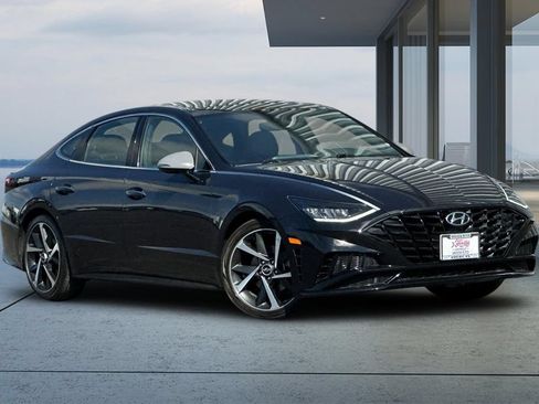 Used 2023 Hyundai Sonata SEL Plus FWD image 2