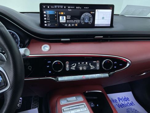 Used 2022 Genesis GV70 3.5T image 22