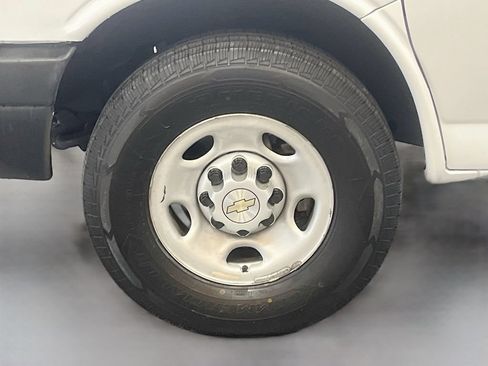 Used 2024 Chevrolet Express 2500 w/ Driver Convenience Package RWD image 27