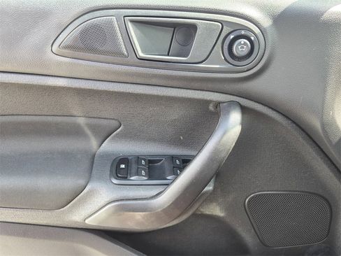 Used 2018 Ford Fiesta SE image 26