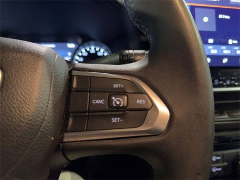 Used 2023 Jeep Compass Altitude image 12