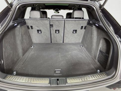 Certified 2025 Porsche Macan image 28