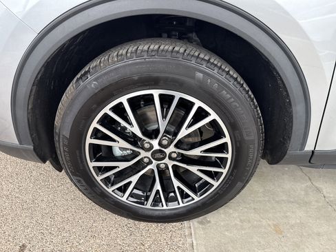 Used 2024 Ford Escape SE image 8