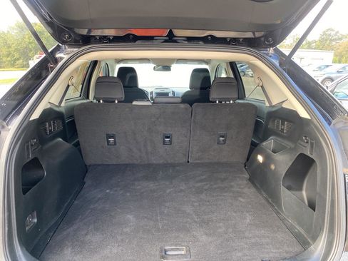 Used 2020 Ford Edge SE image 12