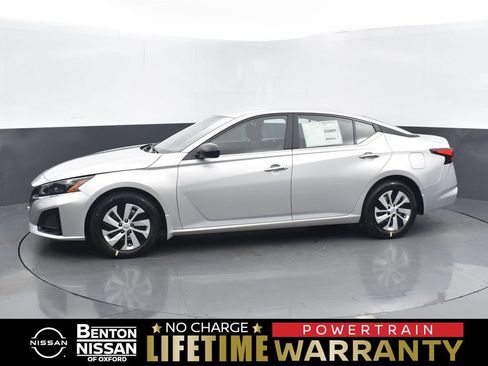 Used 2024 Nissan Altima 2.5 S FWD image 1