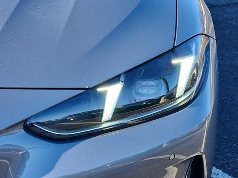 Used 2025 BMW 430i xDrive Coupe w/ Convenience Package image 9