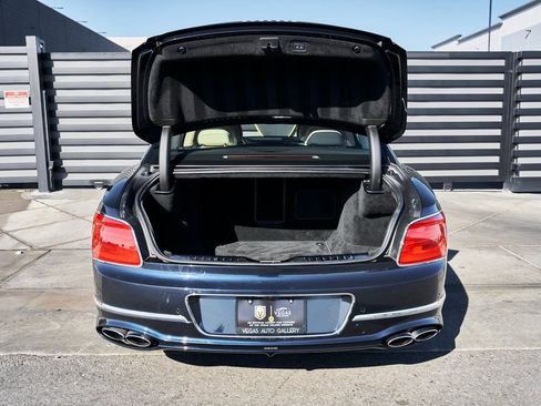 Used 2024 Bentley Flying Spur V8 image 17