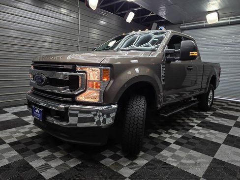 Used 2022 Ford F350 XLT w/ FX4 Off-Road Package AWD/4WD image 39