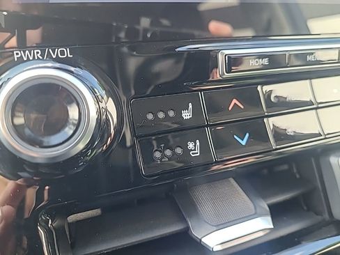 Used 2020 Toyota Highlander Limited image 27