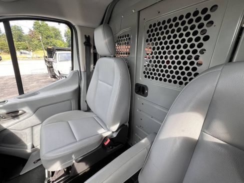 Used 2015 Ford Transit 250 130 Low Roof RWD image 23