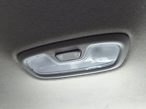Used 2021 Chevrolet Bolt LT FWD image 33