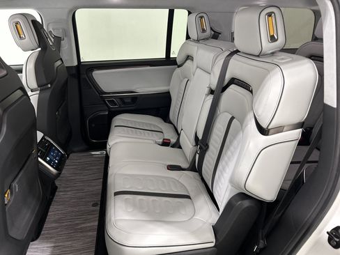 Used 2024 Rivian R1S Adventure AWD/4WD image 21