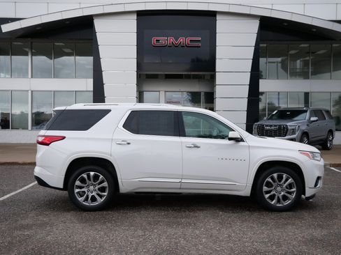 Used 2019 Chevrolet Traverse Premier AWD/4WD image 2