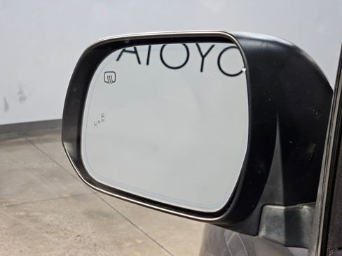 Used 2018 Toyota Sienna Limited image 23