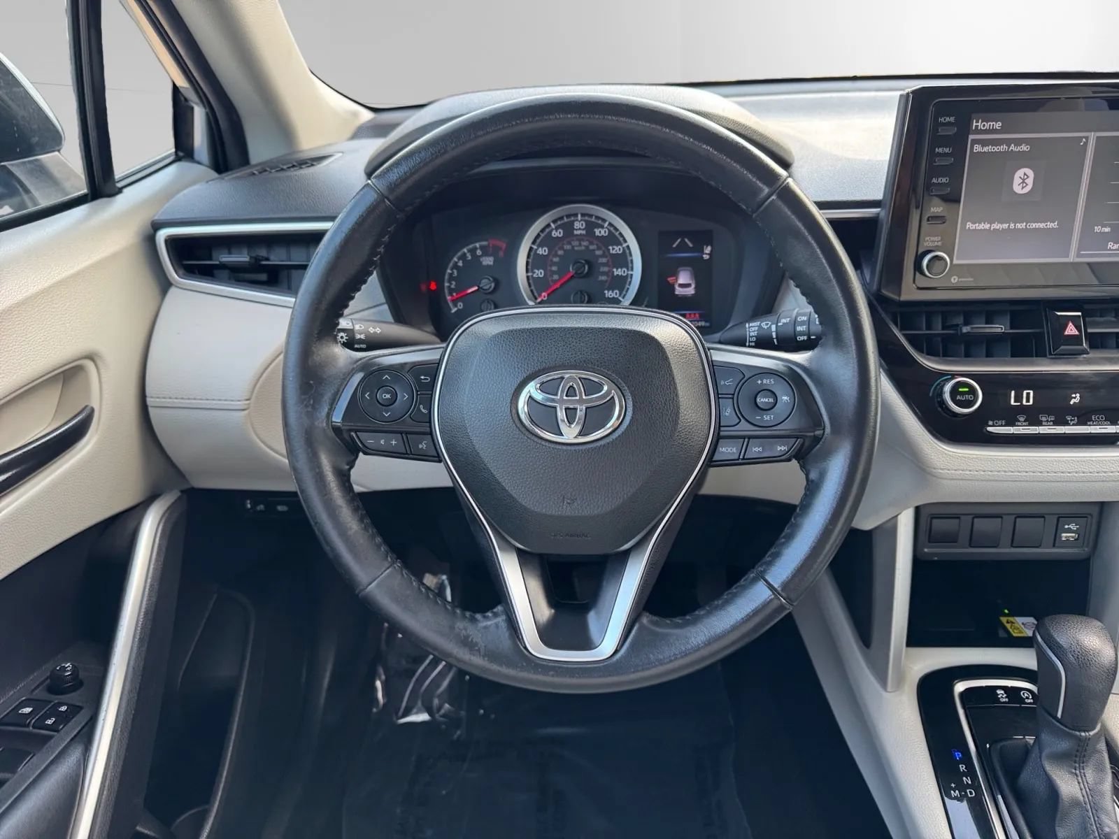 Used 2022 Toyota Corolla Cross LE w/ Moonroof Package AWD/4WD image 17