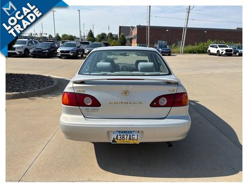 Used 2001 Toyota Corolla LE FWD image 6